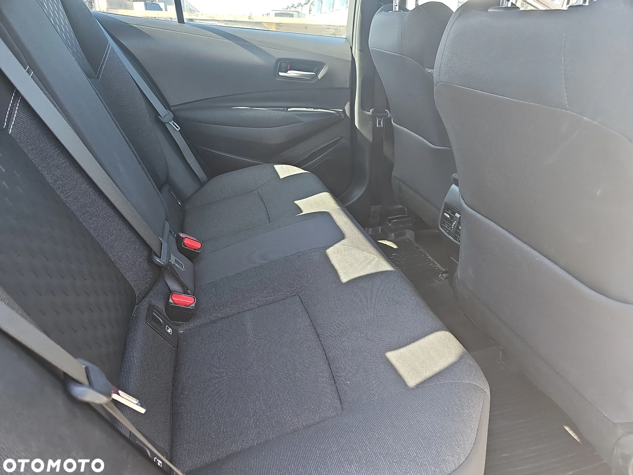 Toyota Corolla 1.8 Hybrid Comfort - 20