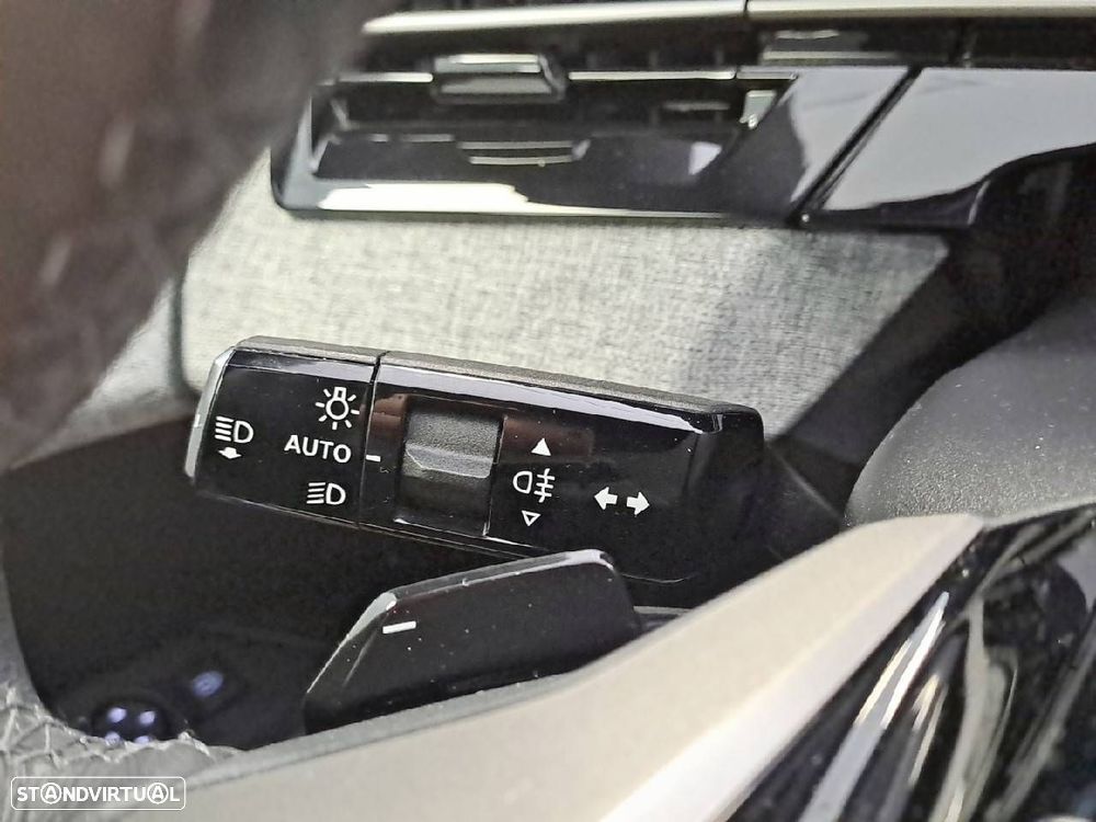 Peugeot 3008 1.2 Hybrid Allure e-DCS6 - 13