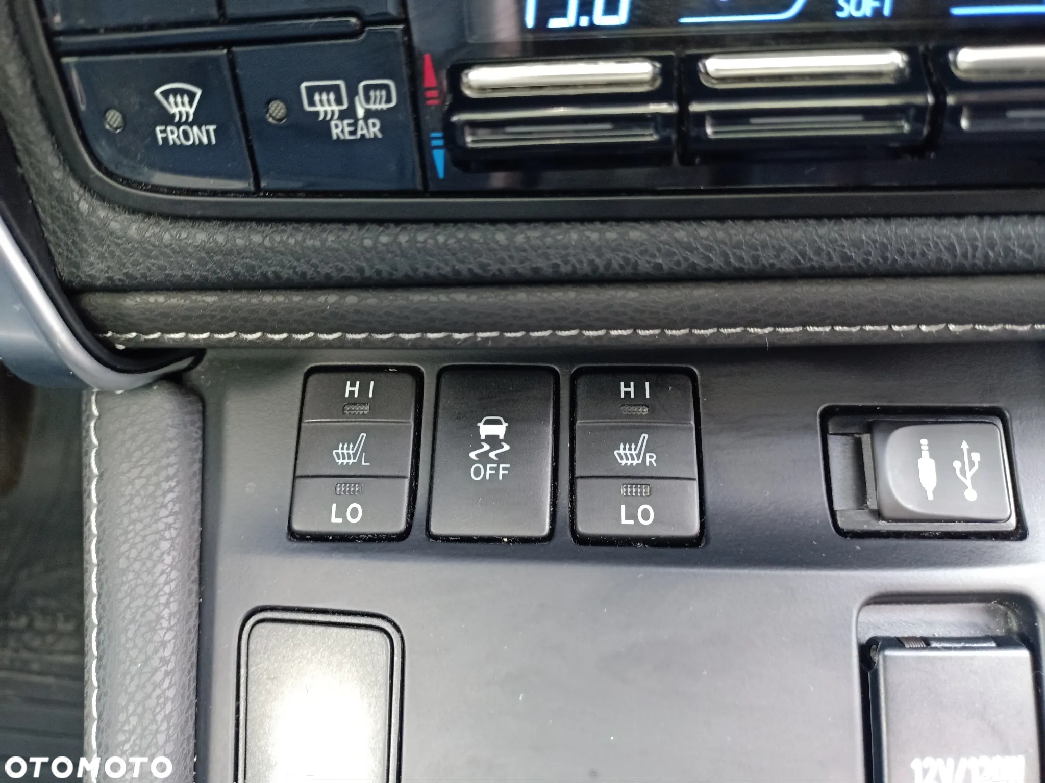 Toyota Auris Hybrid 135 Prestige - 32