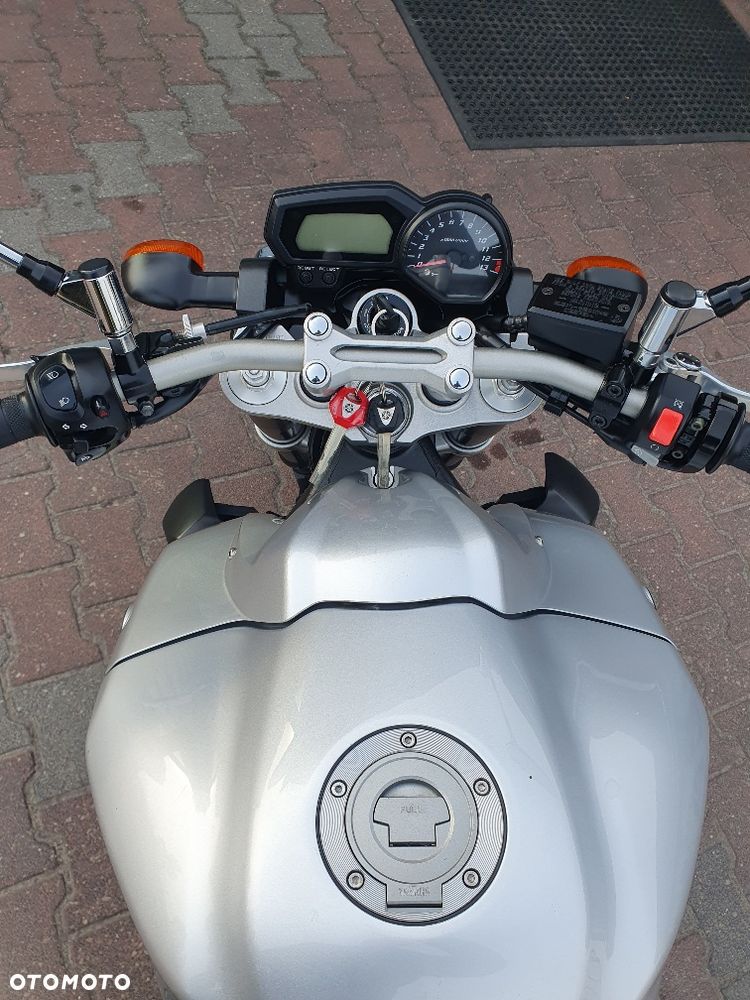 Yamaha FZ - 20