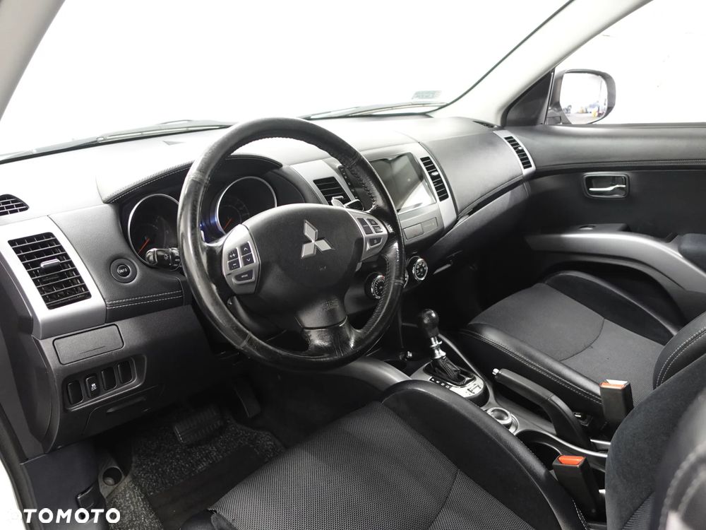 Mitsubishi Outlander - 18