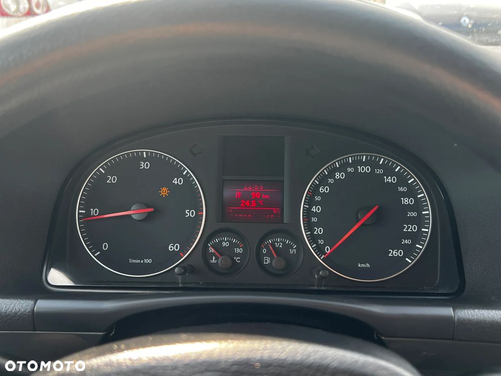 Volkswagen Touran 1.9 TDI Conceptline - 7