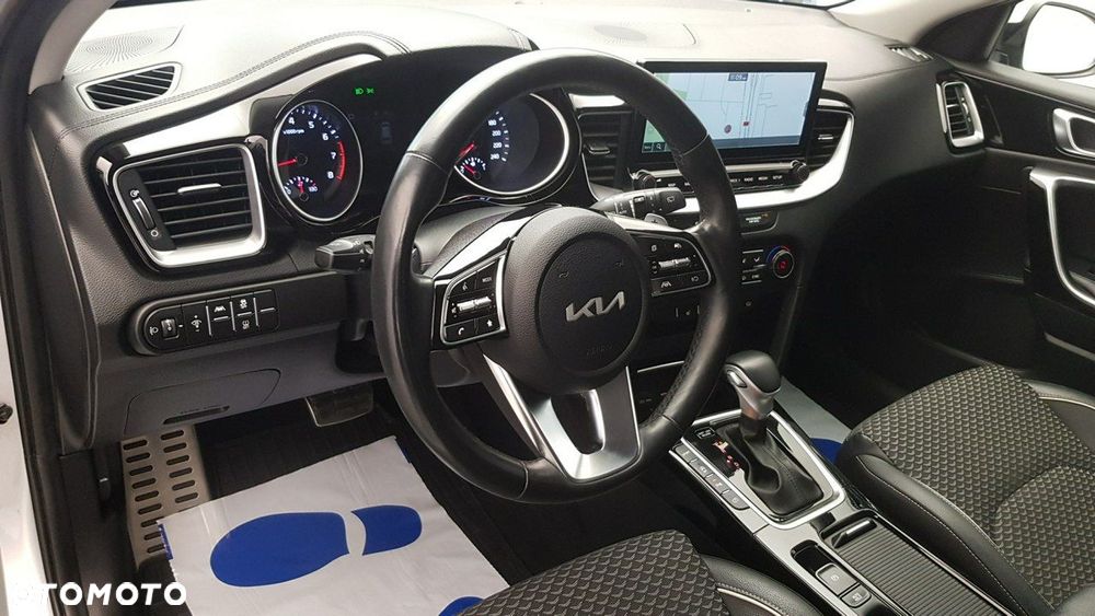 Kia Ceed - 16