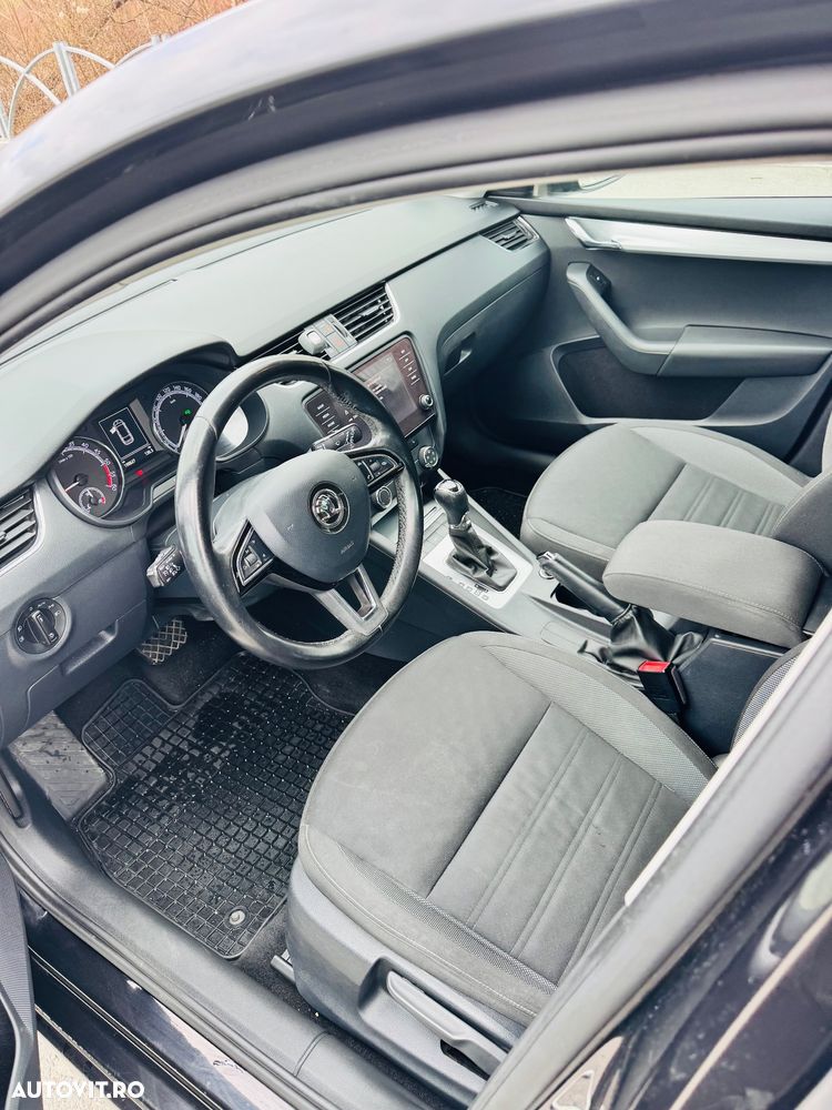 Skoda Octavia 1.6 TDI DSG Ambition - 13