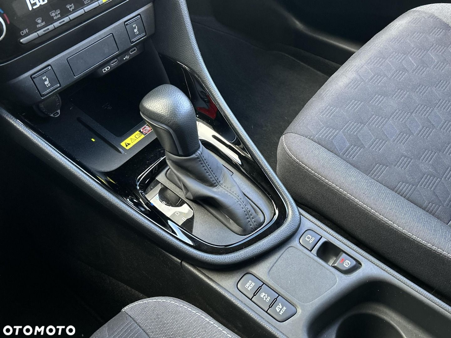 Toyota Yaris Hybrid 1.5 Style - 20