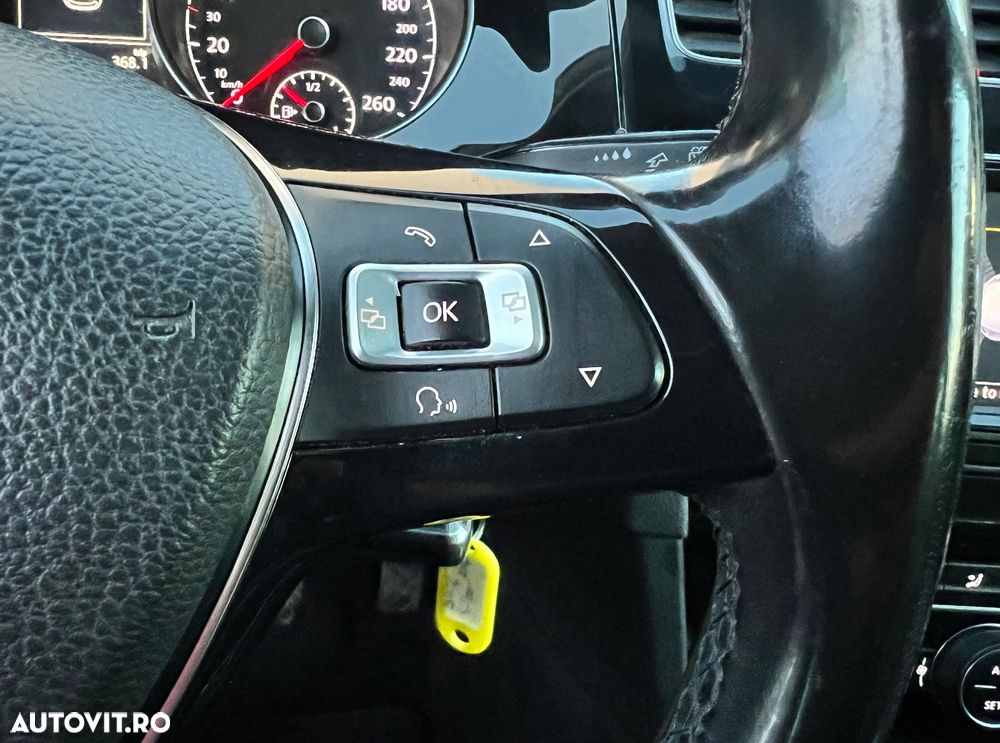 Volkswagen Golf 1.4 TSI BMT Highline - 34