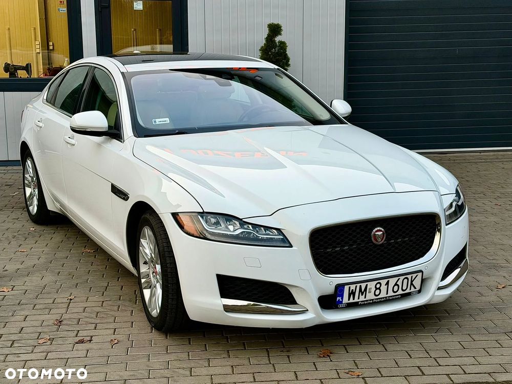 Jaguar XF 35t Prestige - 2