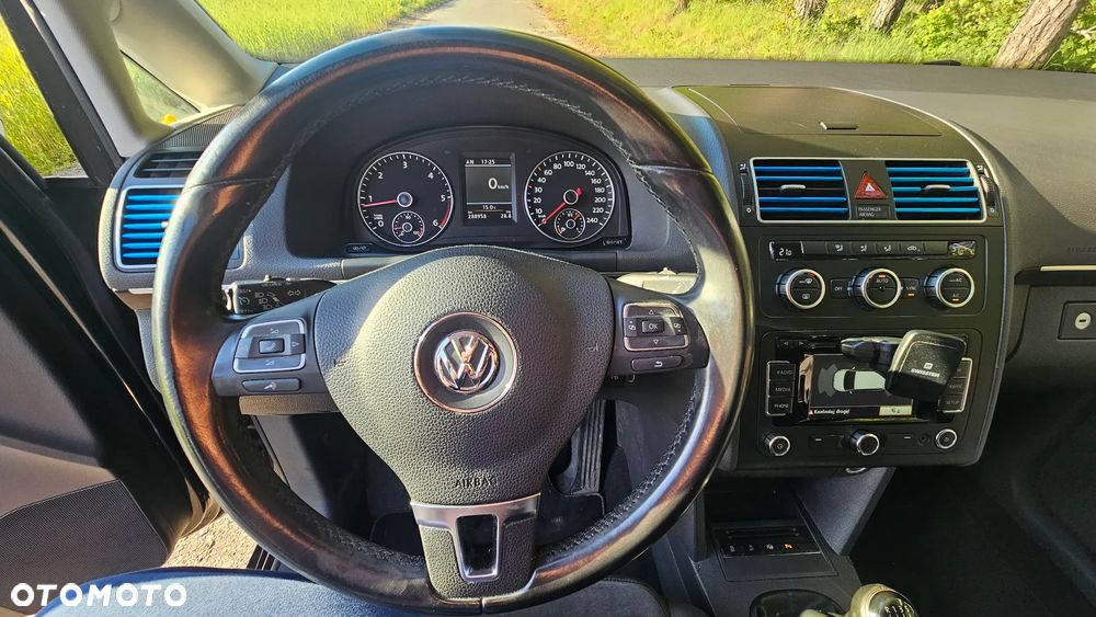 Volkswagen Touran 1.6 TDI DPF BlueMotion Technology Highline - 11