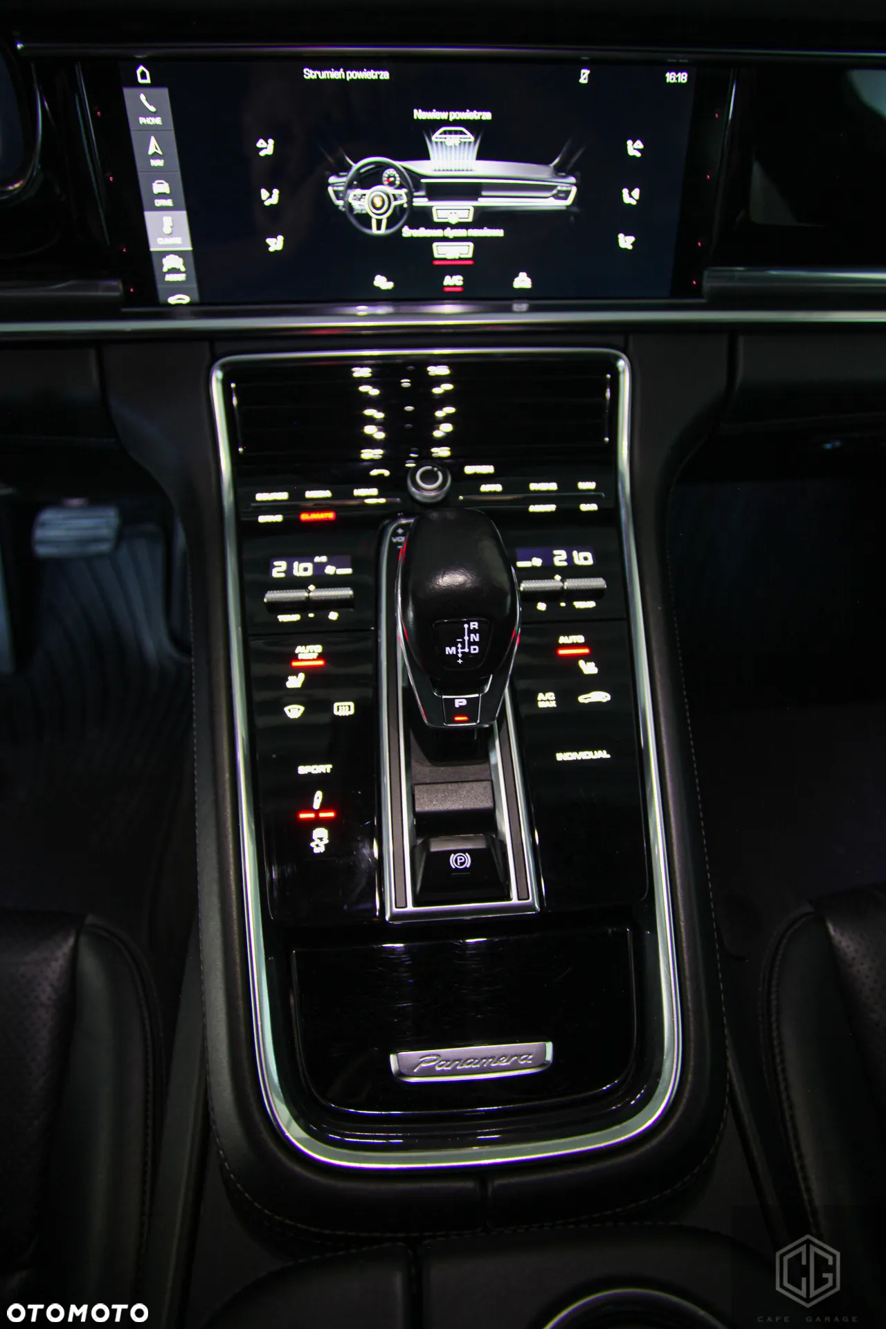 Porsche Panamera 4 - 40