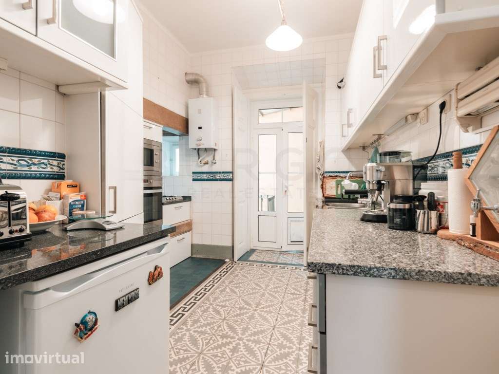 Apartamento de 2 quartos, remodelado e mobilado para arrendamento j... - Grande imagem: 4/15