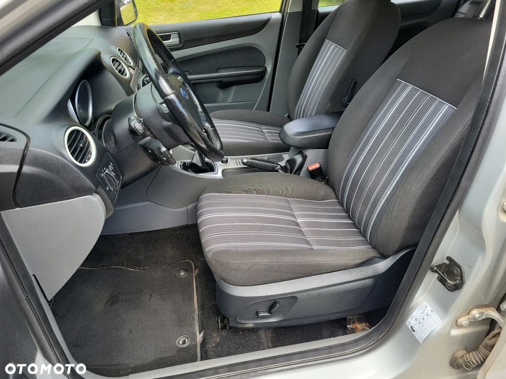 Ford Focus 2.0 16V Style+ - 19