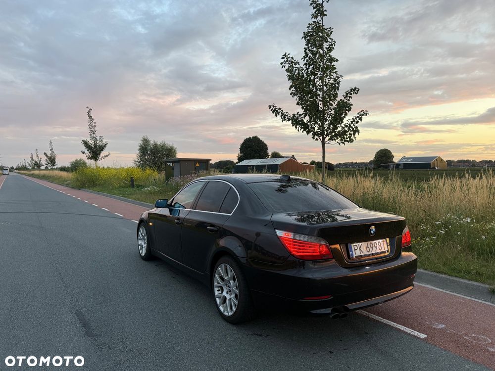 BMW Seria 5 523i - 4