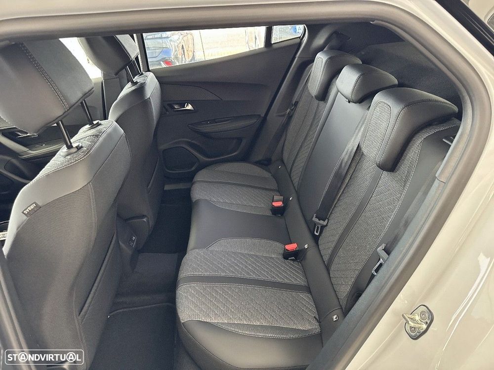 Peugeot 2008 1.2 PureTech Allure - 9