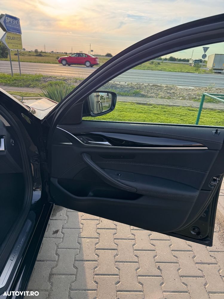 BMW Seria 5 530i xDrive AT MHEV - 20