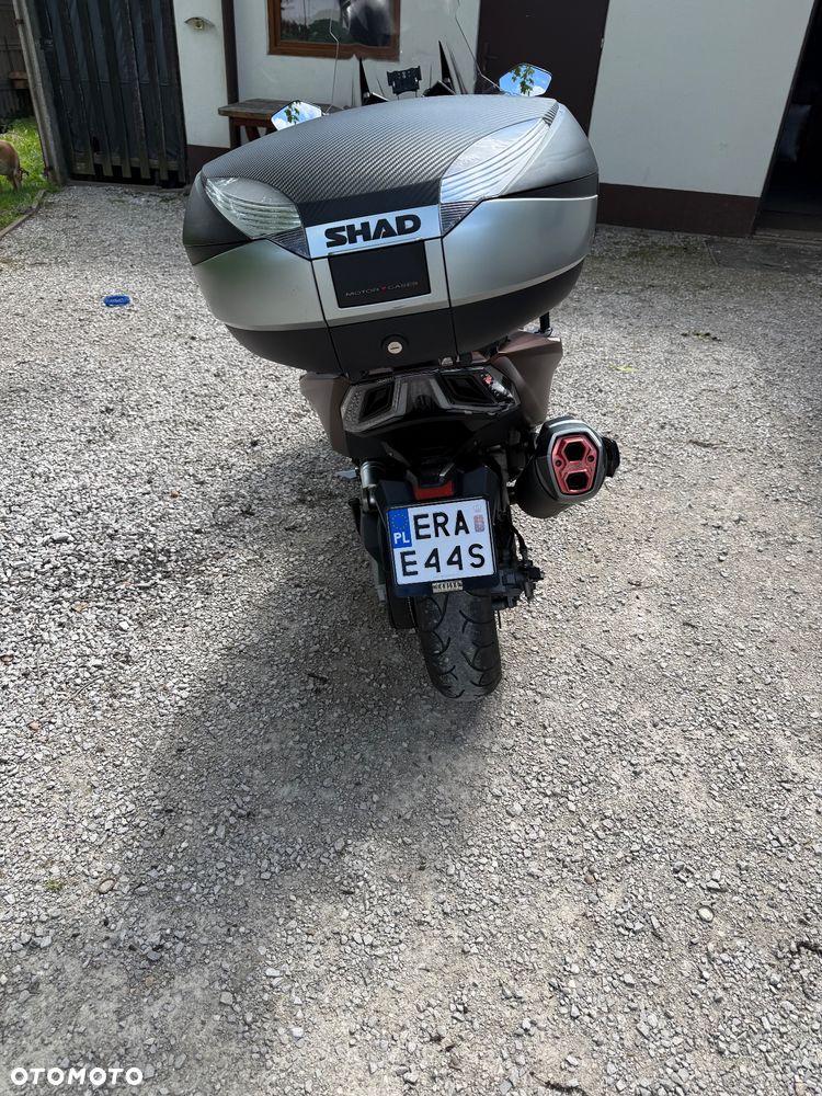 Kymco AK 550 - 5
