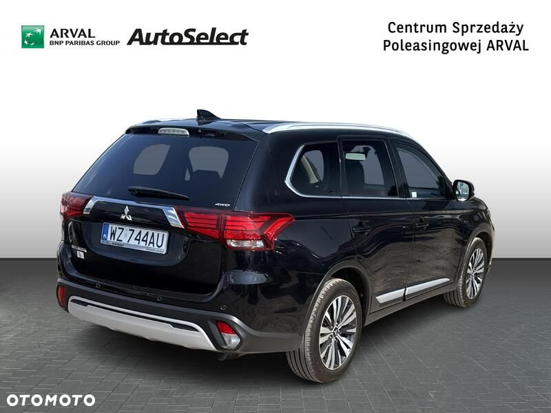 Mitsubishi Outlander 2.0 Instyle + 4WD CVT - 7