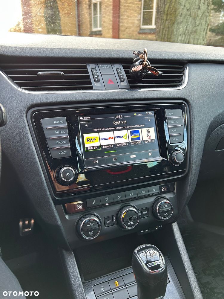 Skoda Octavia ver-2-0-tdi-4x4-rs-challenge-dsg - 18