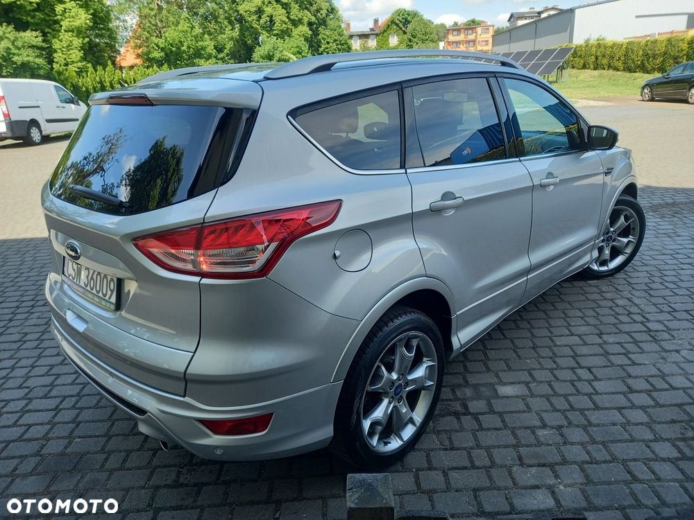 Ford Kuga 2.0 TDCi 2x4 Titanium - 5