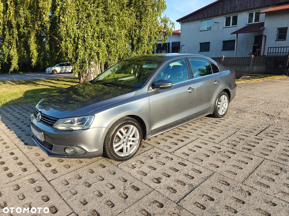 Volkswagen Jetta 1.4 TSI Highline - 1