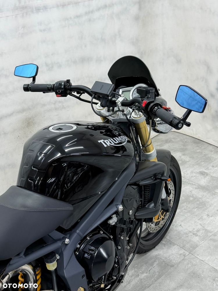 Triumph Street Triple - 10