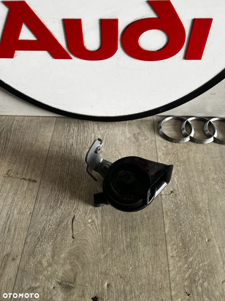 KLAKSON LEWY SYGNAŁ DŹWIĘKOWY UCHWYT AUDI A3 8Y 2K5951221A 8Y0951209 - 1