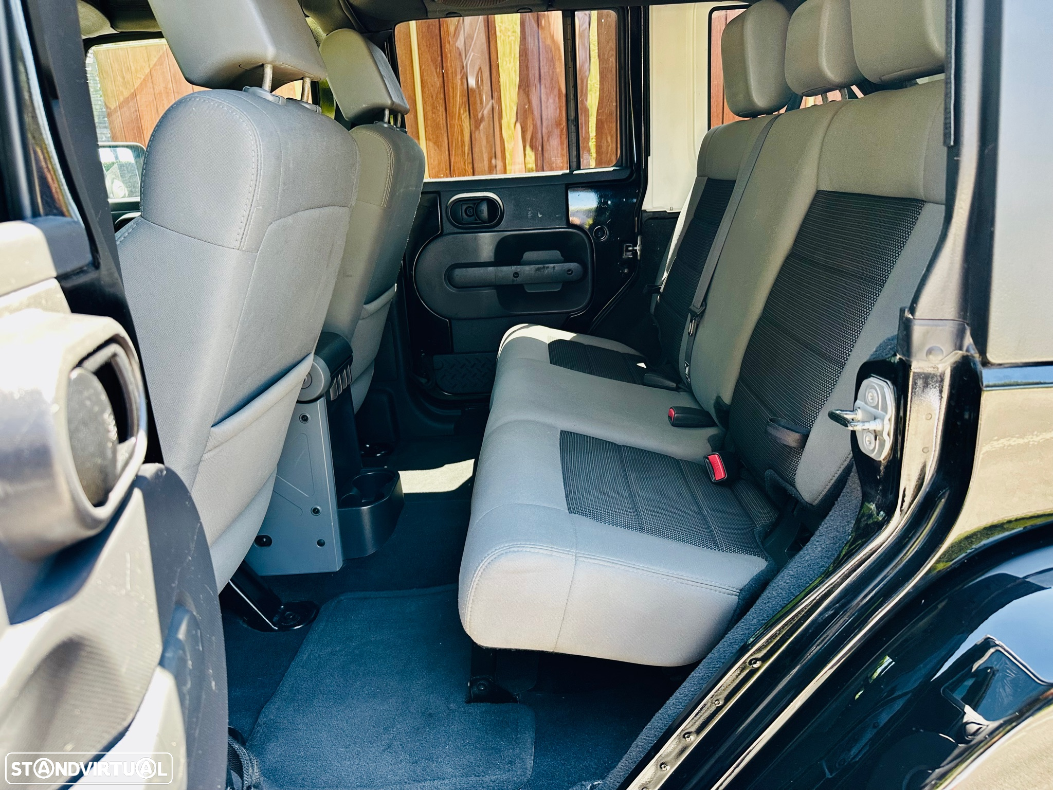 Jeep Wrangler 2.8 CRD ATX Sport - 24