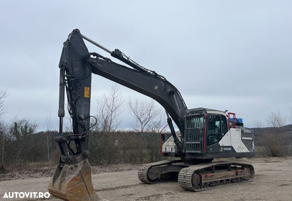 Volvo EC250E-NL Excavator - 1