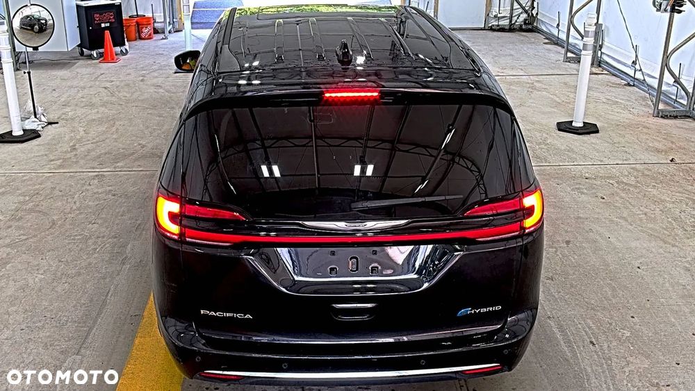 Chrysler Pacifica - 5