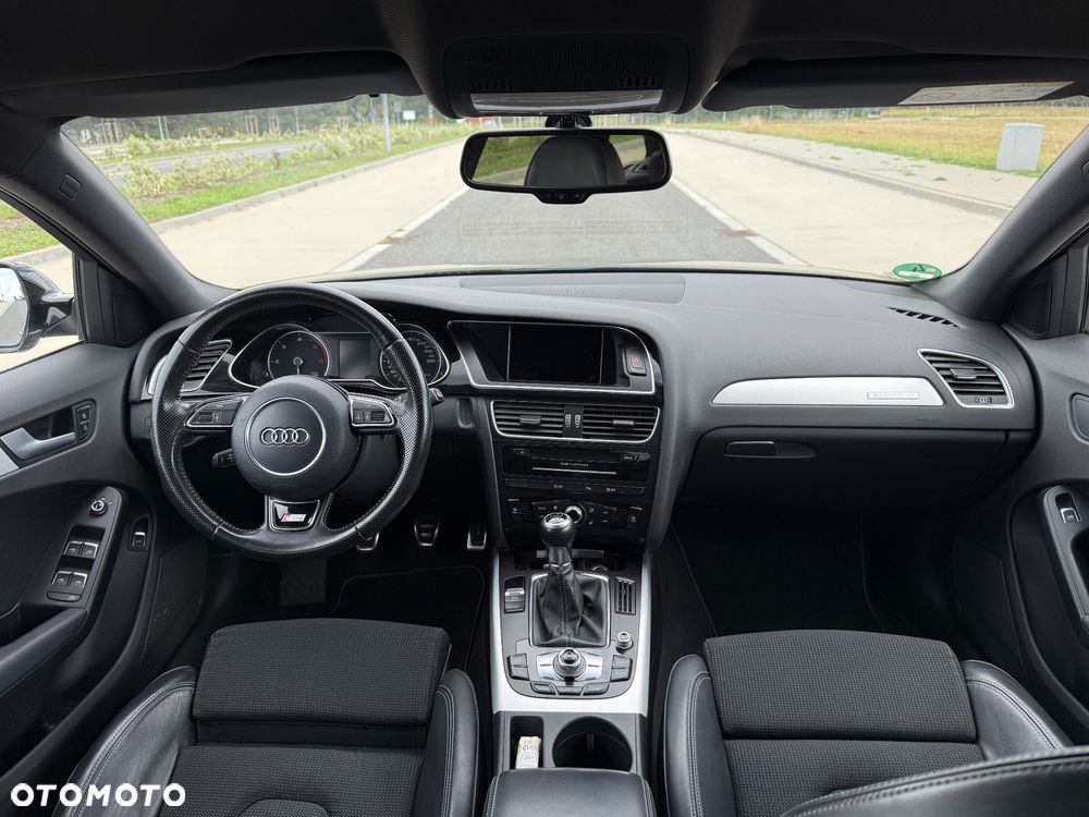 Audi A4 Avant 2.0 TDI DPF quattro S line Sportpaket - 17
