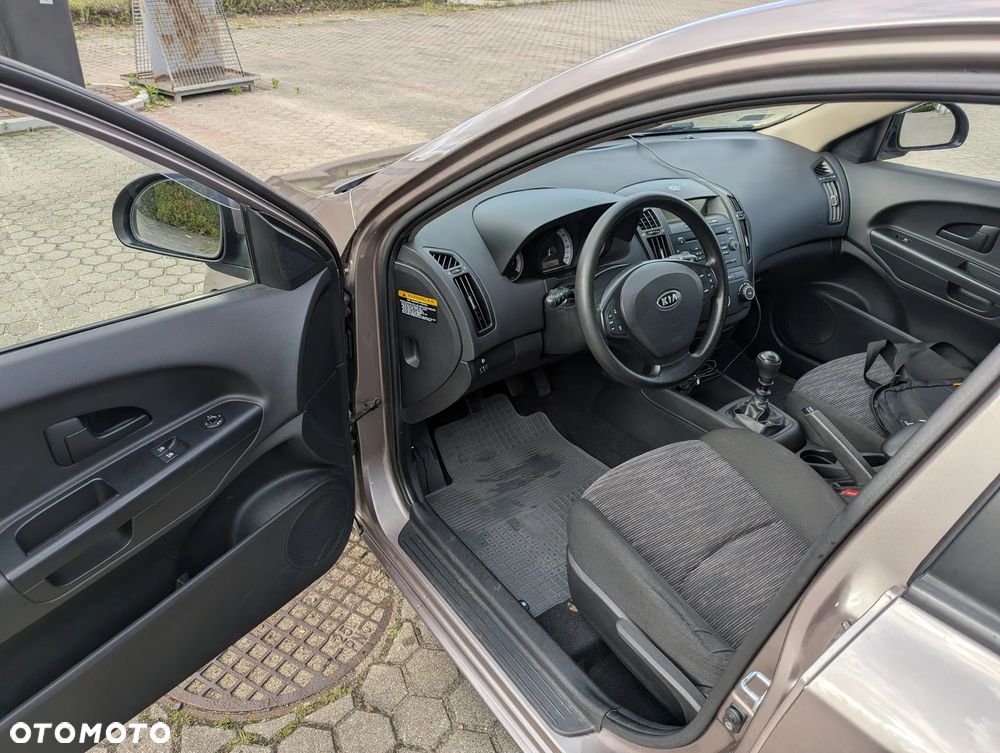 Kia Ceed 1.4 Comfort - 10