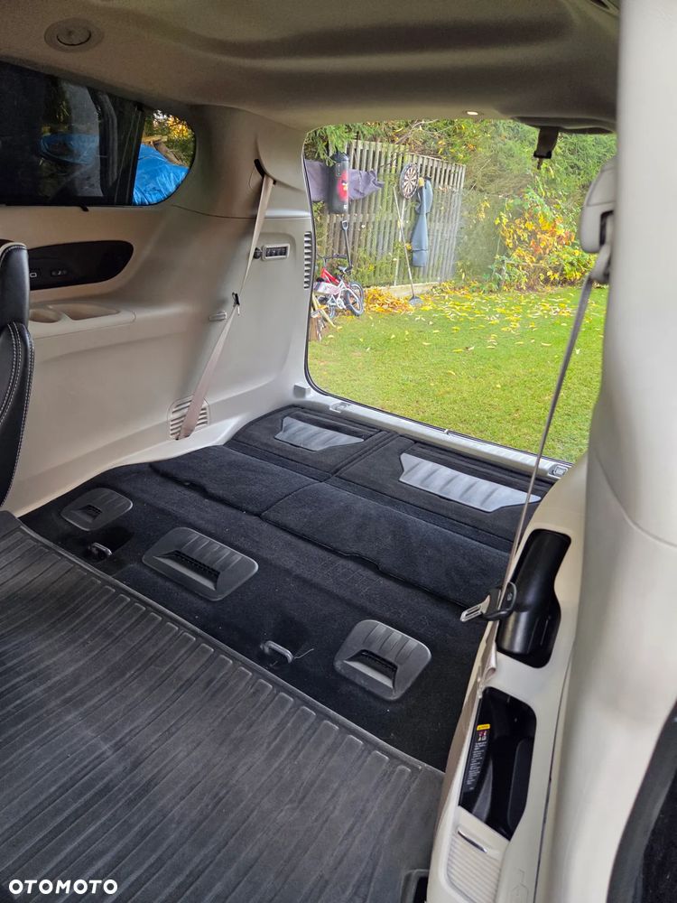 Chrysler Pacifica - 15