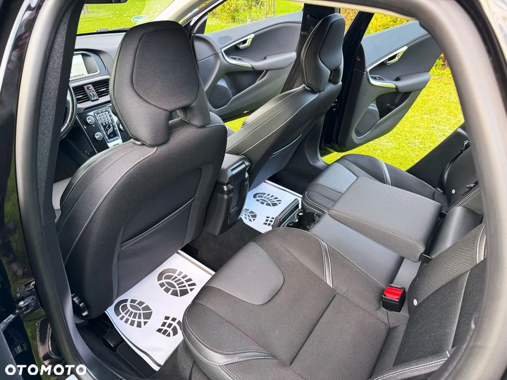 Volvo V40 D2 Drive-E Momentum - 34