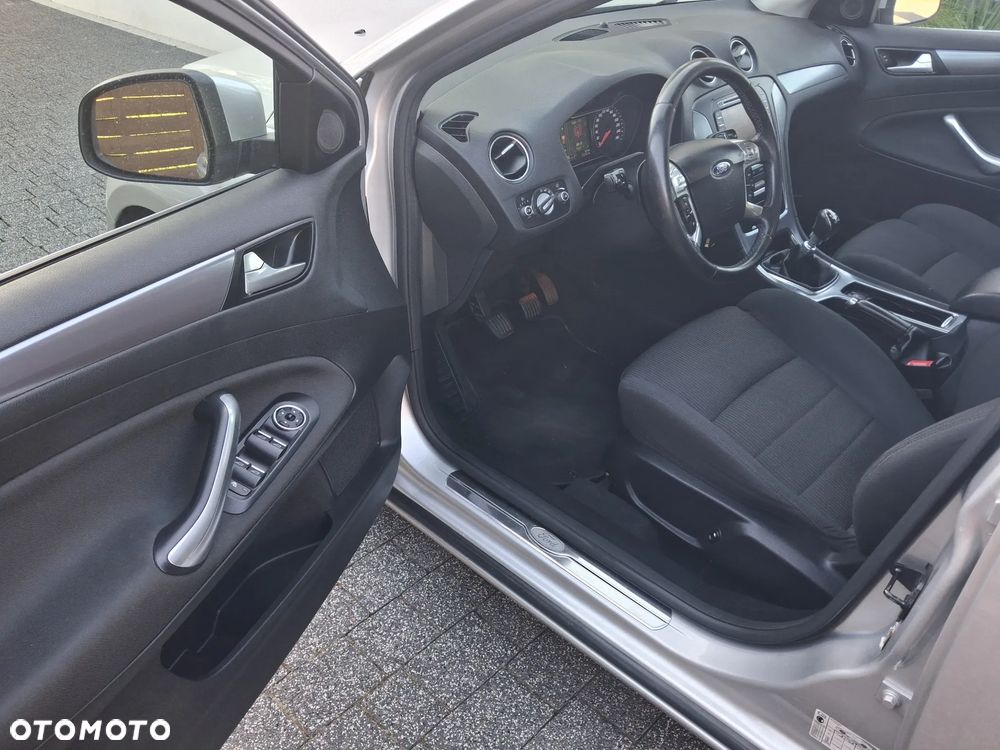Ford Mondeo 2.0 TDCi Titanium - 12