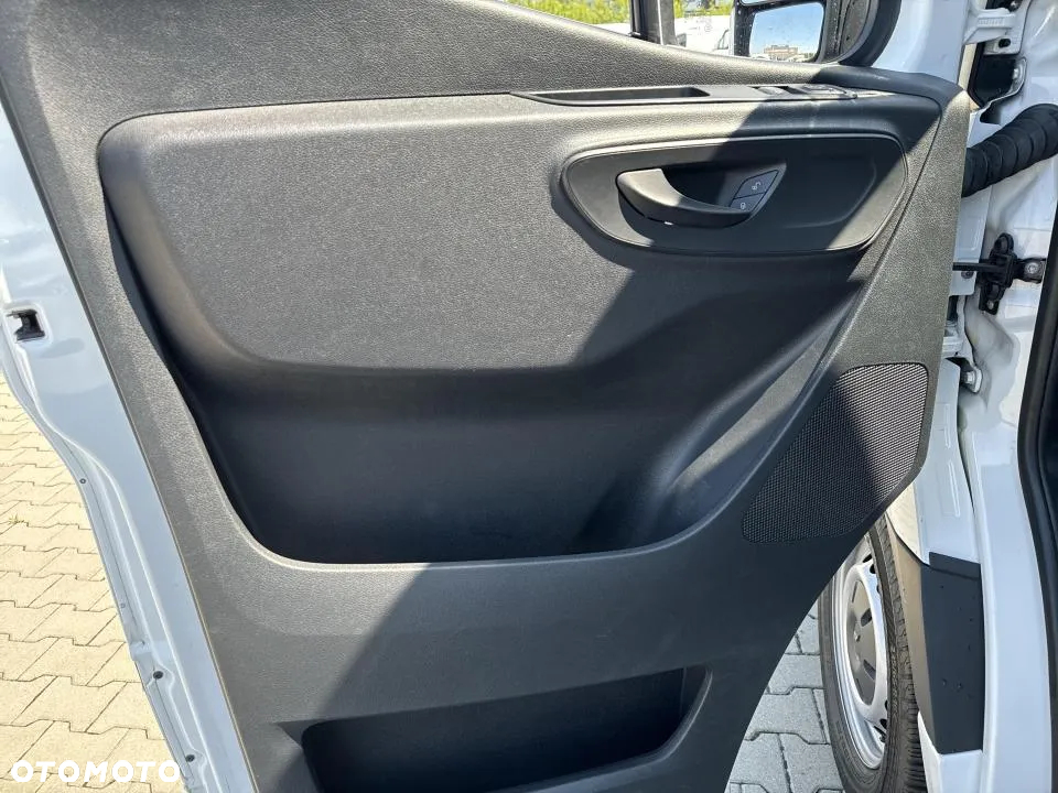 Mercedes-Benz Sprinter - 11