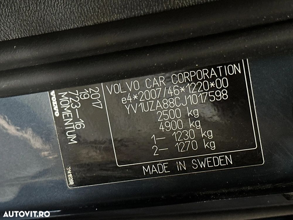 Volvo XC 60 D4 AWD Momentum - 24