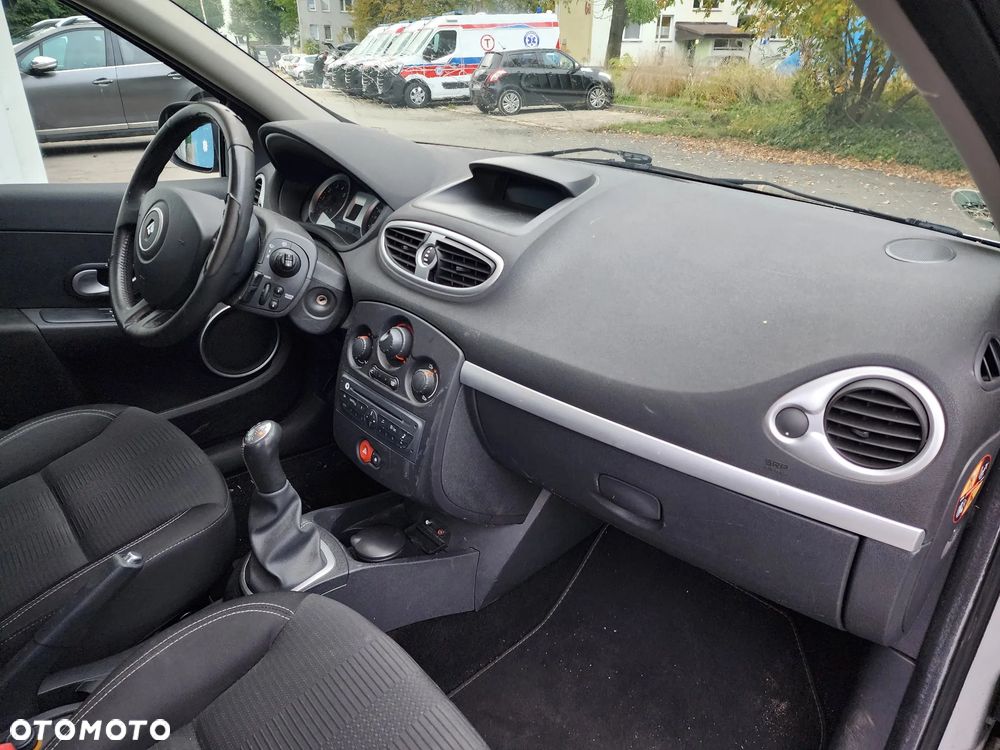Renault Clio 1.2 16V Dynamique - 19