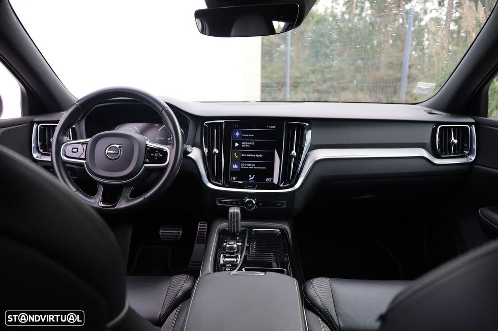 Volvo V60 2.0 T6 AWD TE R-Design - 17