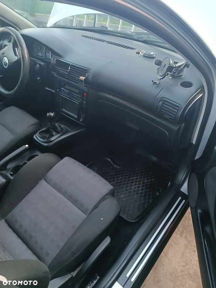 Volkswagen Passat 1.9 TDI Basis - 22