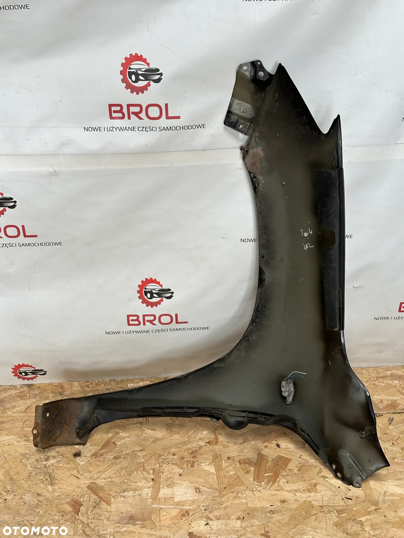 BŁOTNIK PRZEDNI PRAWY TOYOTA RAV4 06-09  202 - 6