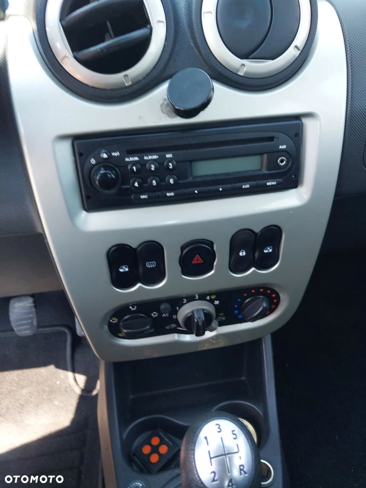 Dacia Sandero 1.2 16V 75 Laureate - 13
