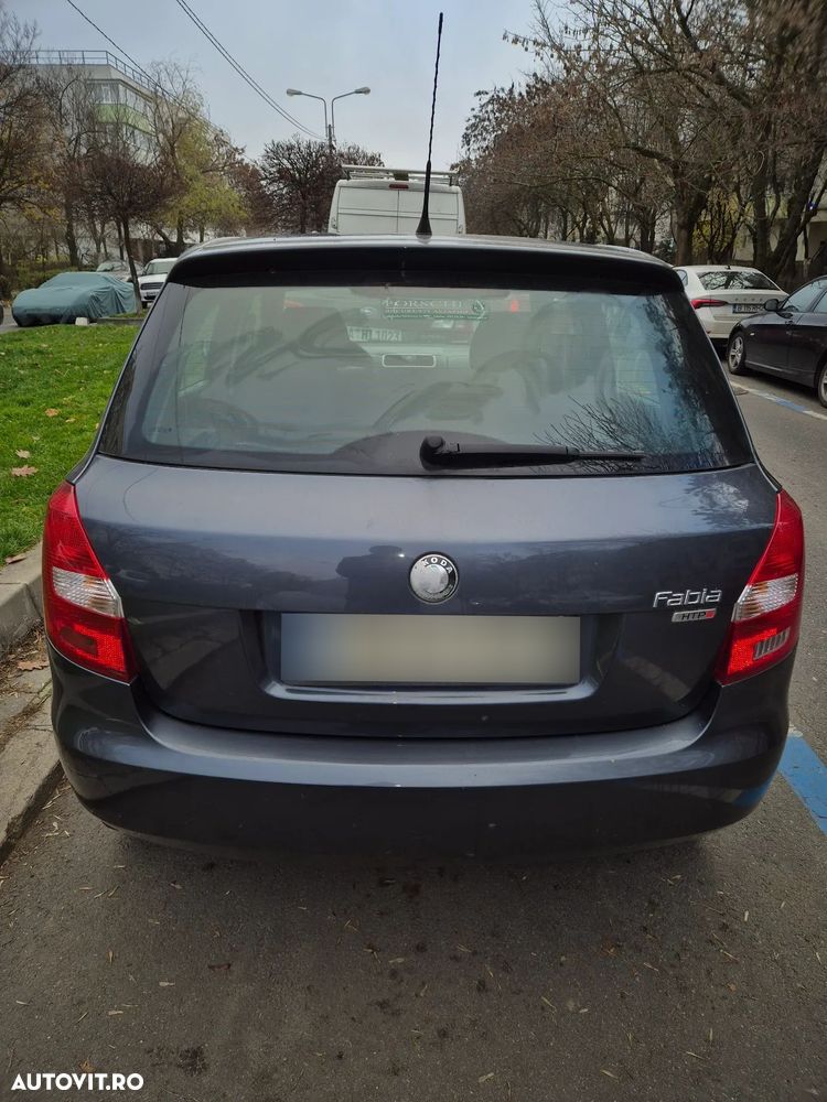 Skoda Fabia 1.2 HTP Ambiente - 2