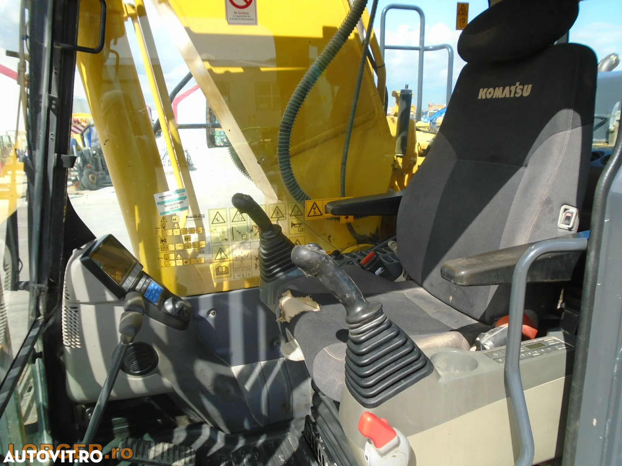 Komatsu PC290 LC-10 - 11