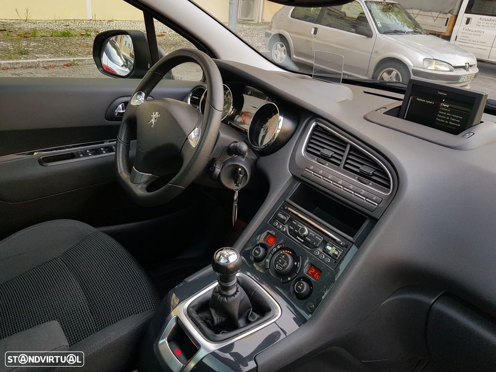 Peugeot 5008 1.6 BlueHDi Allure J17 - 52