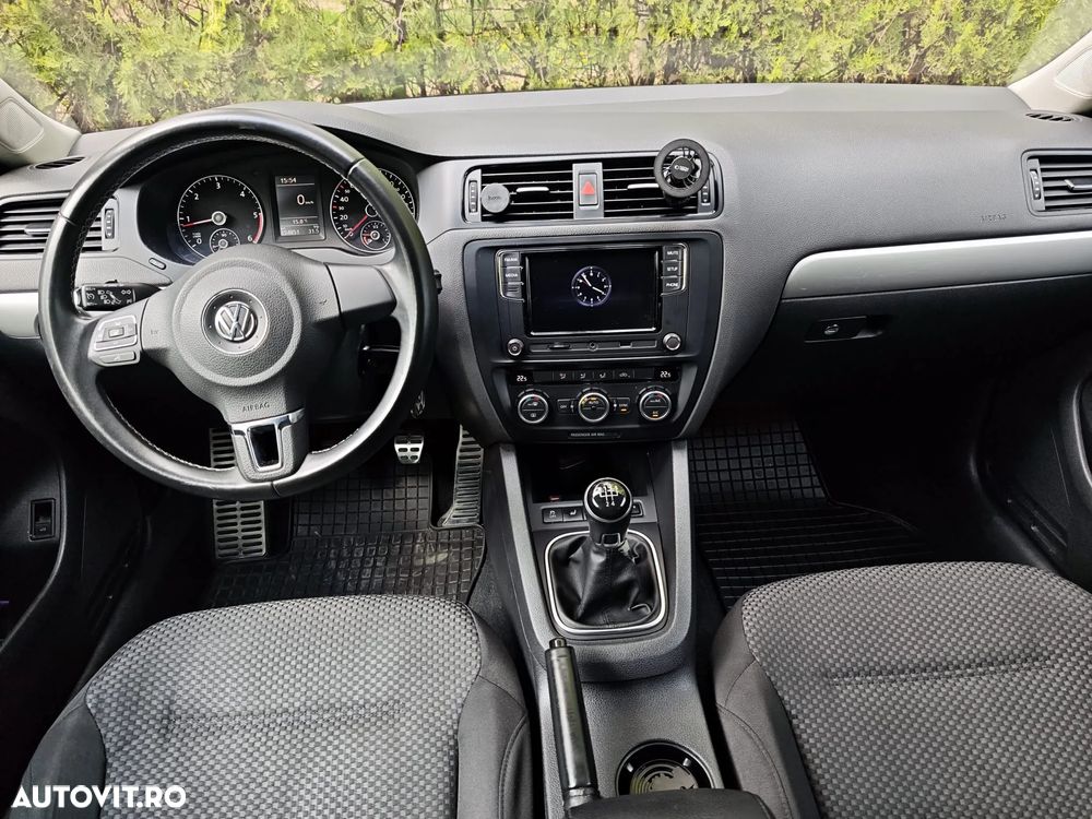 Volkswagen Jetta - 15