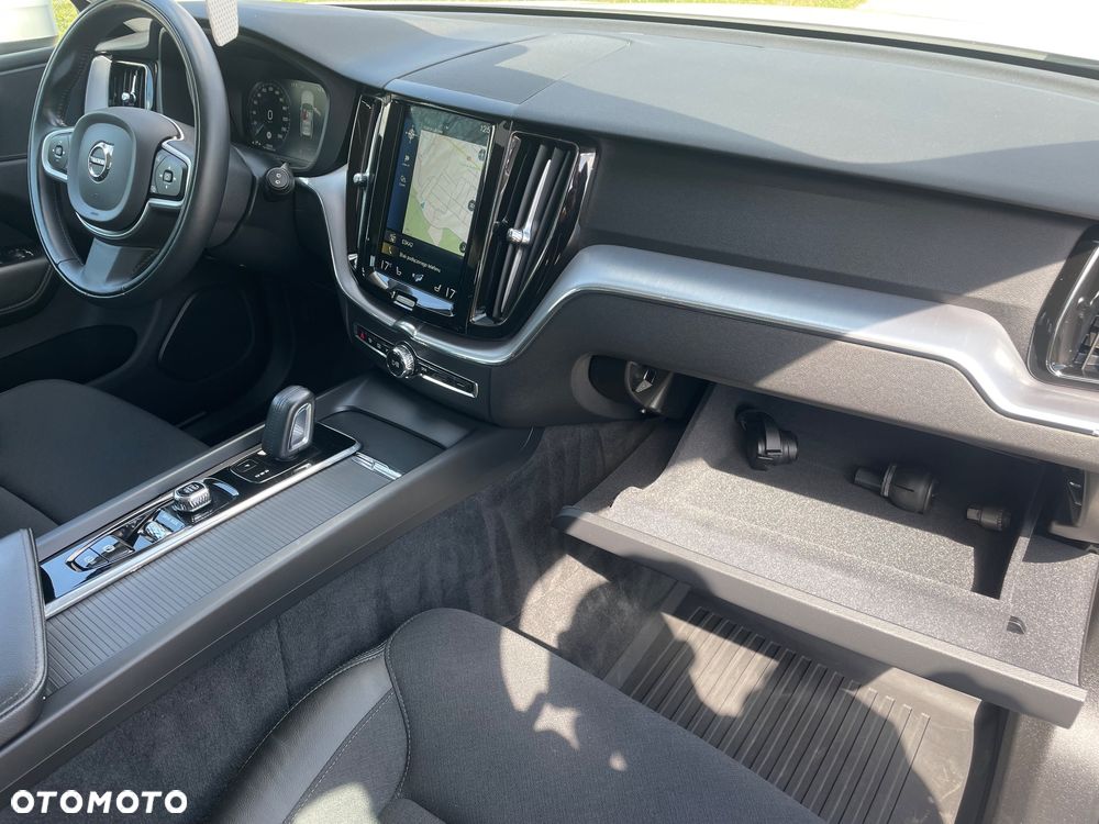 Volvo XC 60 B5 B Momentum Pro - 34