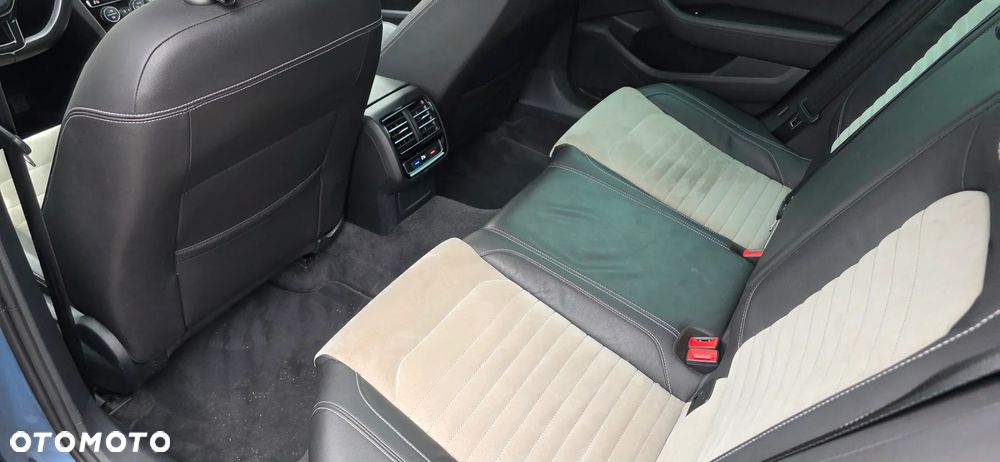 Volkswagen Passat 2.0 TDI SCR DSG 4Motion Business - 17
