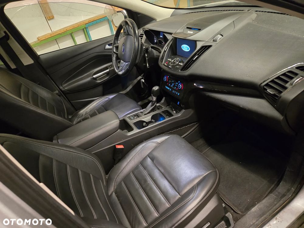 Ford Escape 2.0 EcoBoost AWD Titanium - 12