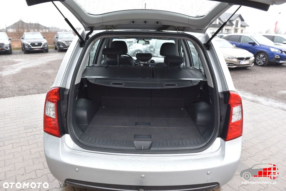 Kia Carens - 15