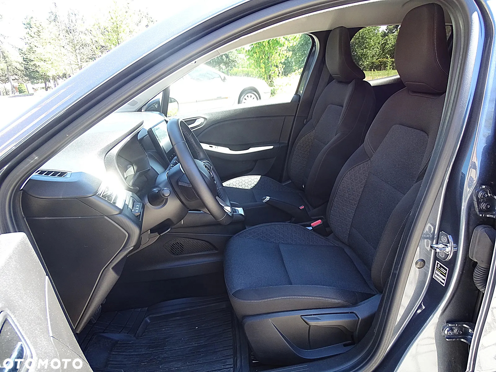Renault Clio 1.6 E-TECH Techno - 33
