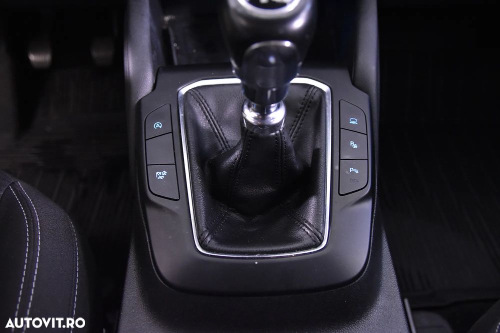 Ford Kuga - 17
